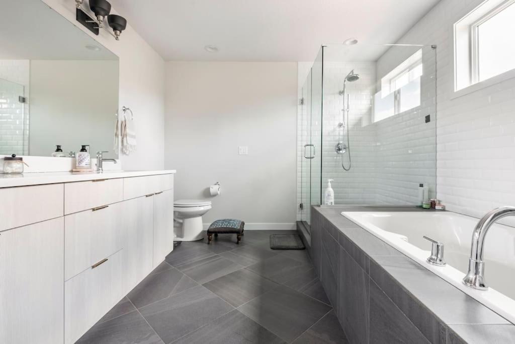 Comfy Family Home, Walkable Neighborhood + Patio! Portland Extérieur photo